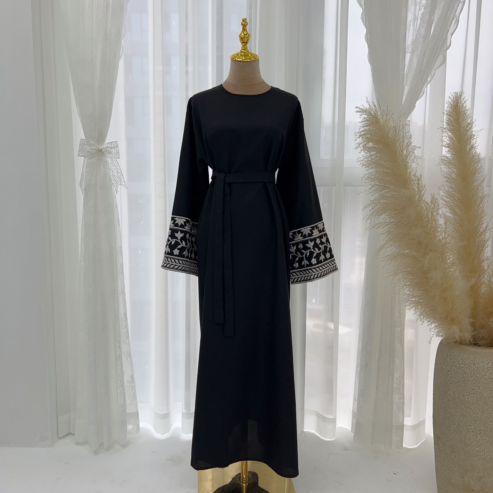Embroidered Sleeve Black Linen Closed Abaya.
