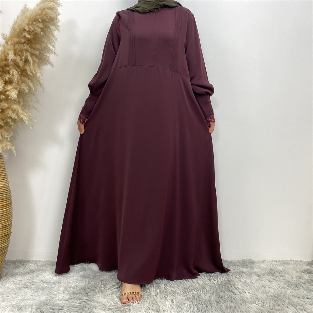 Elegant lace trim detail on Falak abaya for a refined modest fashion look