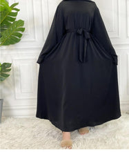 Load image into Gallery viewer, Hira Black Closed Abaya

