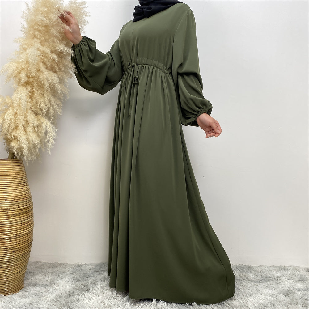 Wudu-friendly abaya with elasticated sleeves for Umrah